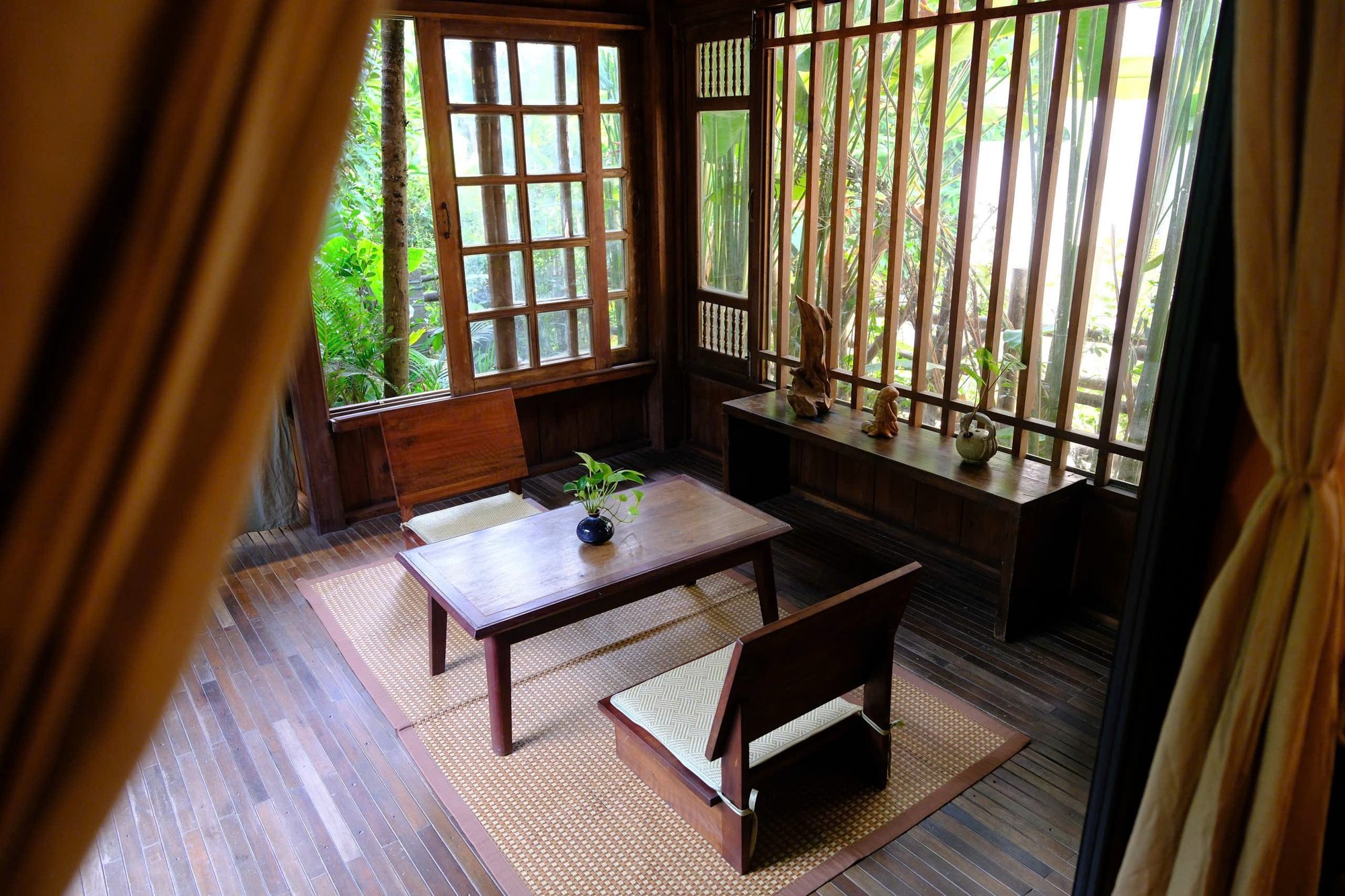 Lá Lốt (an aromatic leaf) · Apartment with Loft 9