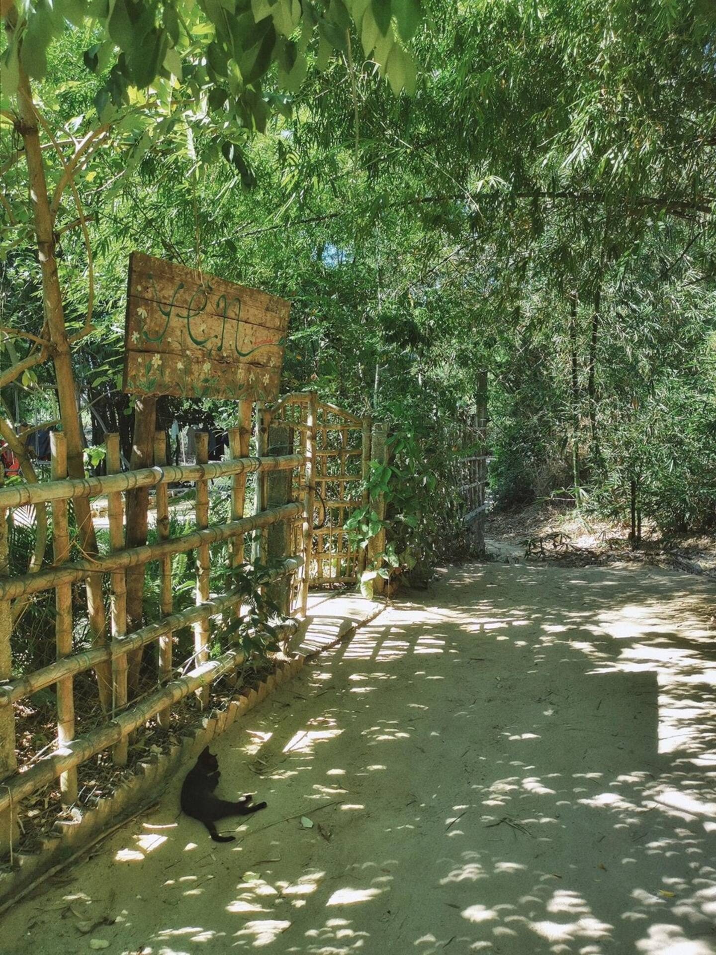 The garden & riverside gazebo 5